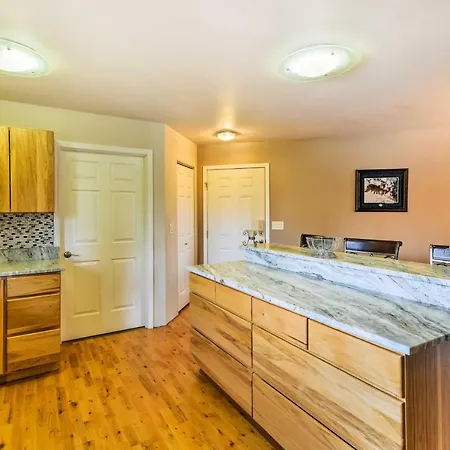 Hillside Anchorage Home By Hiking And Biking Trails! Exterior photo
