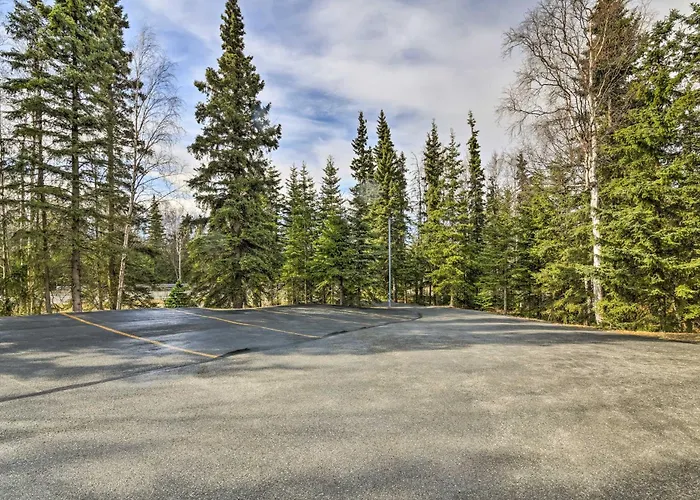 Hillside Anchorage Home By Hiking And Biking Trails!