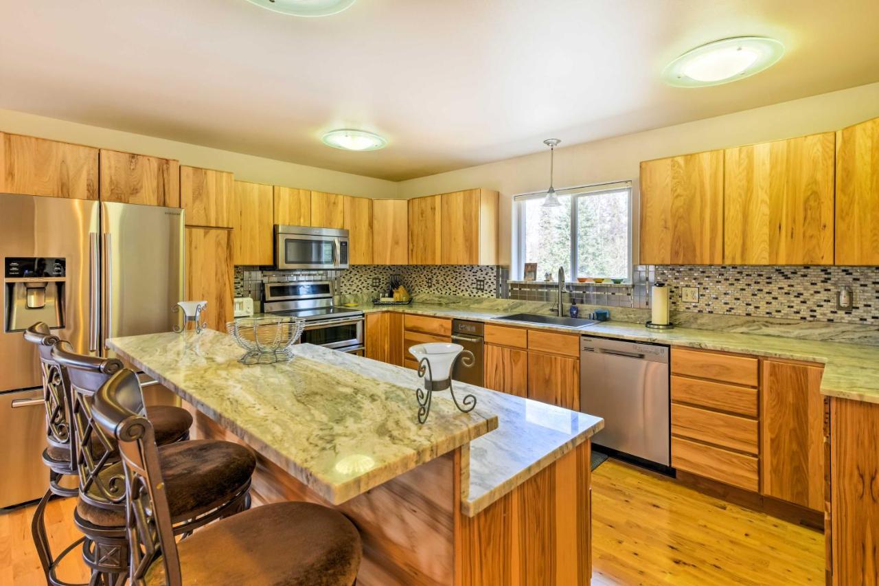 Hillside By Hiking And Biking Trails!