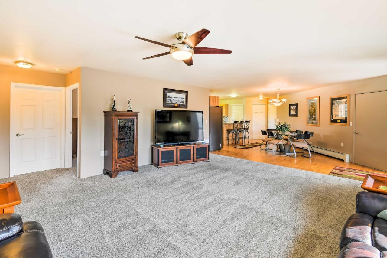 Hillside By Hiking And Biking Trails! Anchorage