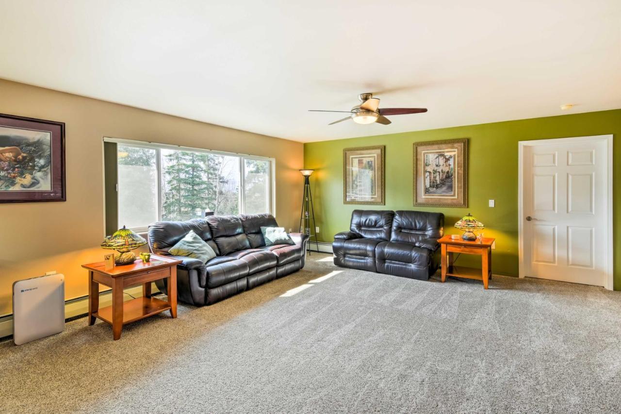 Hillside By Hiking And Biking Trails! Apartment